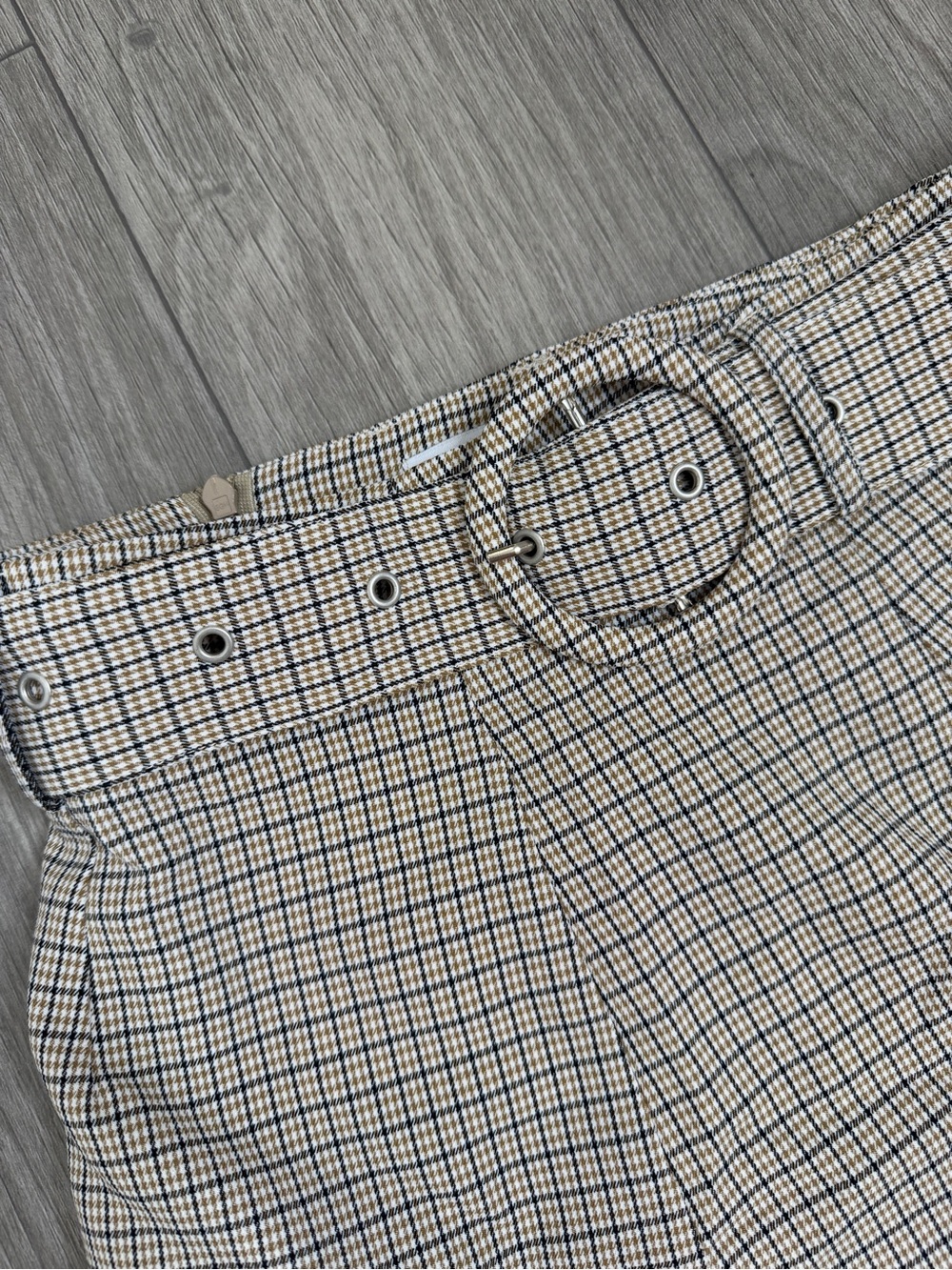 Charlie Holiday Femi Plaid Belted Mini Skirt Size 6 Tan Brown Preppy Academia - Picture 4 of 7